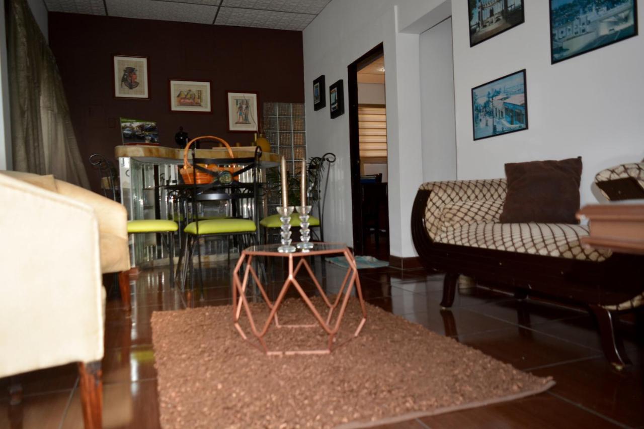 Hostal Villa 97 과야킬 외부 사진
