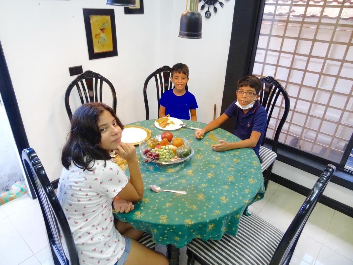 Hostal Villa 97 과야킬 외부 사진