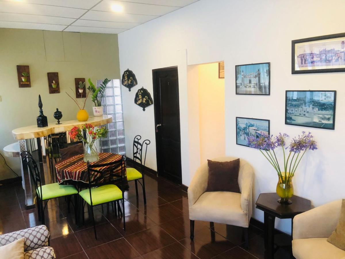 Hostal Villa 97 과야킬 외부 사진